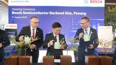 L-R Klaus Landhaeusser, managing director of Bosch Malaysia; Caretaker YAB Tuan Chow Kon Yeow, Chief Minister of Penang; Klaus Maeder, member of the Bosch mobility sector board